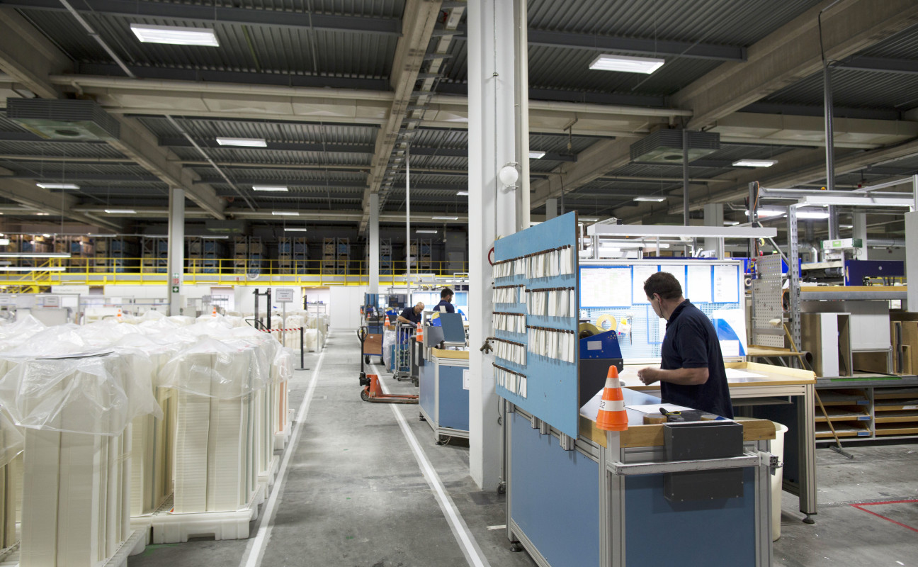 VKS Estampaciones Metálicas · Matricería / Moldes / Troquelado / Embutición Profunda de Metales en Olivella